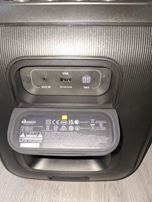 Vând boxă Jbl partybox encore