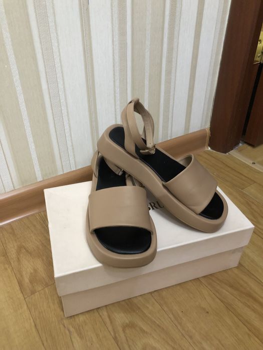 Обувь стильная и удобная