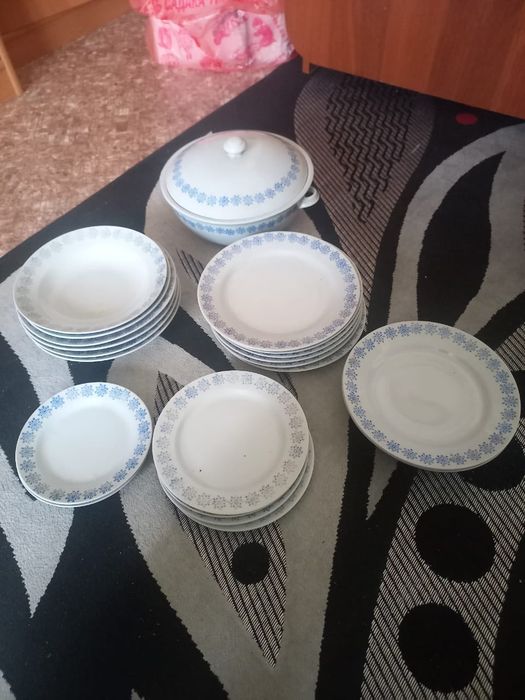 Продам тарелки разные