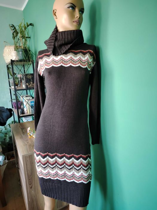 Рокли машинно плетиво и рокля с ламе  размер М по 15лв.