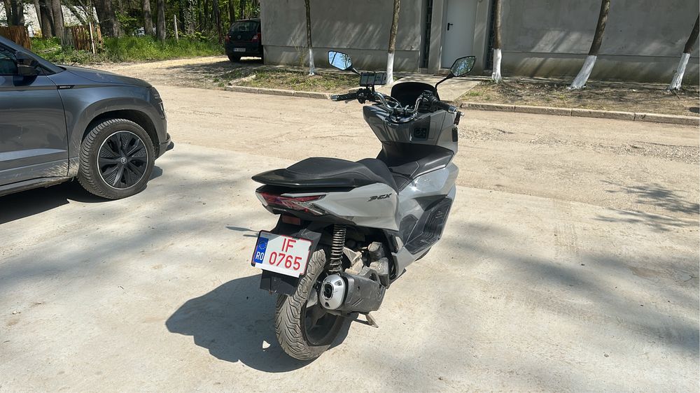 Vand honda pcx 125 an 2024