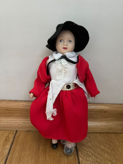 Порцеланови кукли