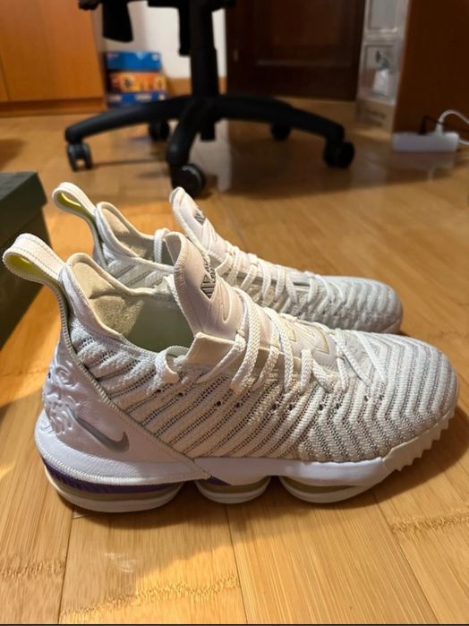 Lebron 16 Buzz Lightyear