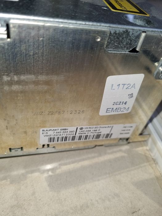 Оригинално CD с радио за голф 5
Доста запазено и работещо.