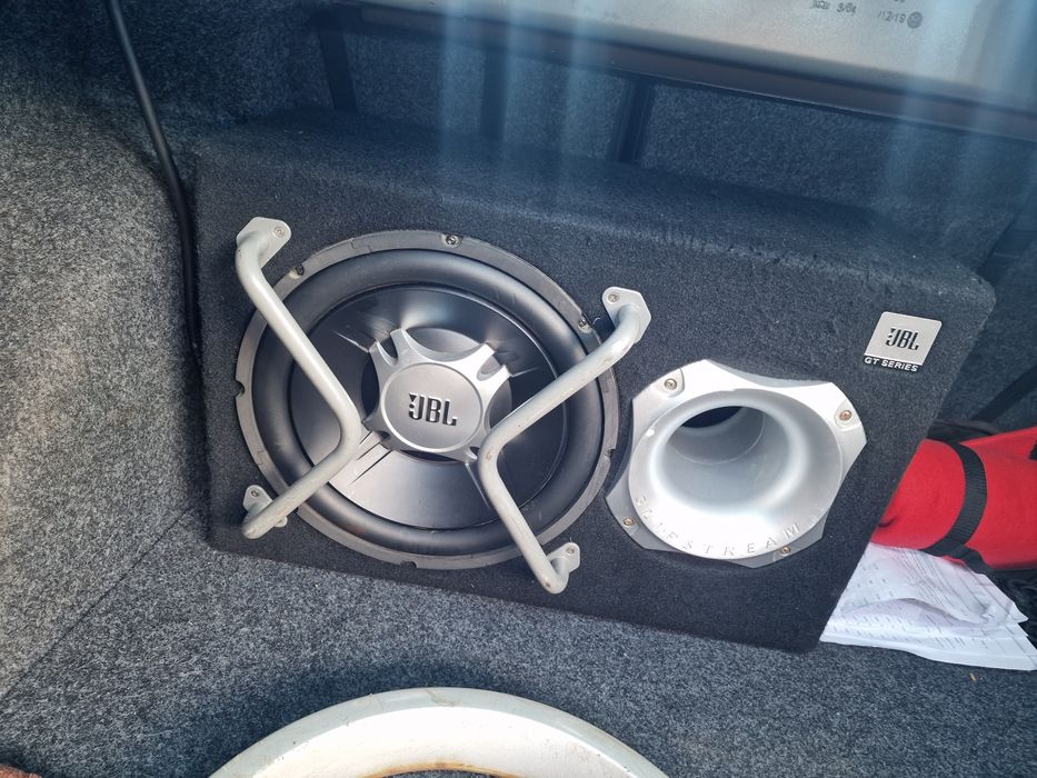 Сабвуфер JBL с усилителем EDGE моноблок