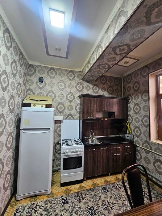 2 хоналик квартира барча жихозлари б-н сотилади.Ор:Шарк1 Шербудин