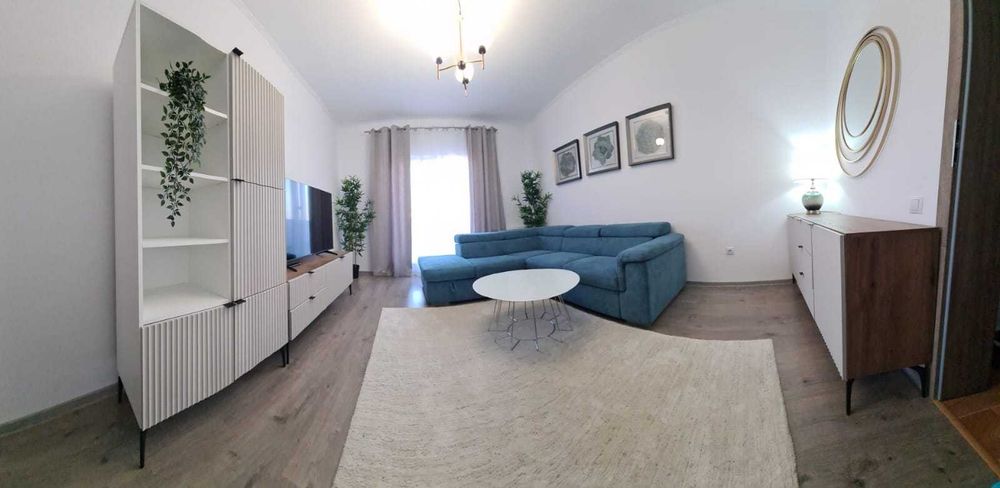 Inchiriez ap 2 camere decomandate 2 terase mari 2 locuri de parcare