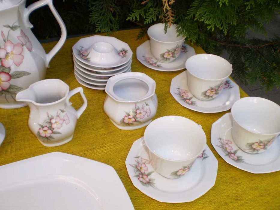 Set de mic dejun pentru terasa din gradina