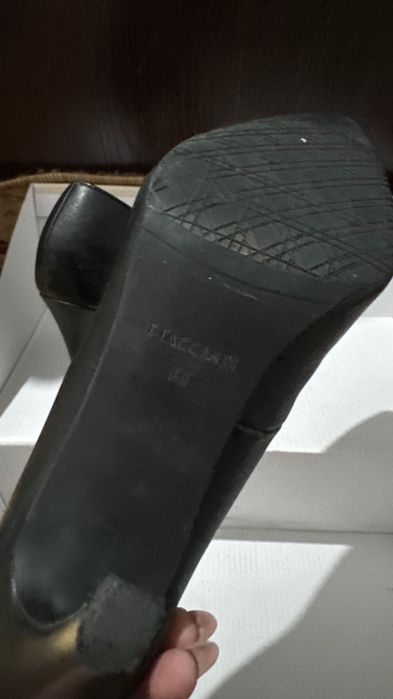 Туфли на каблуках