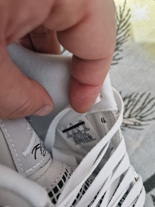 Adidasi jordan frozan moment