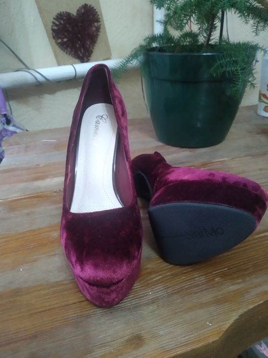 Туфли на высоком каблуке