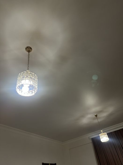 Люстры 2 штуки в отличном состоянии