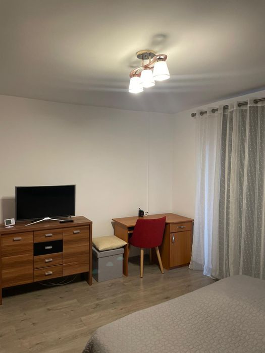 Proprietar. Inchiriez apartament cu o camera ultracentral zona Grand