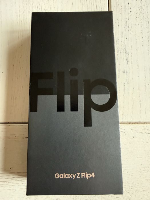 Samsung Z Flip4 с проблем