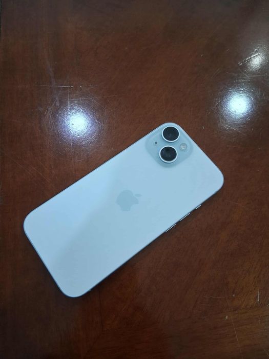 Vand iphone 15 128GB