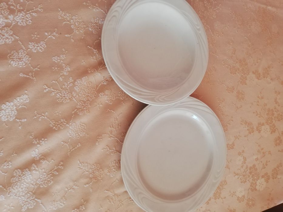 Чинии за хранене