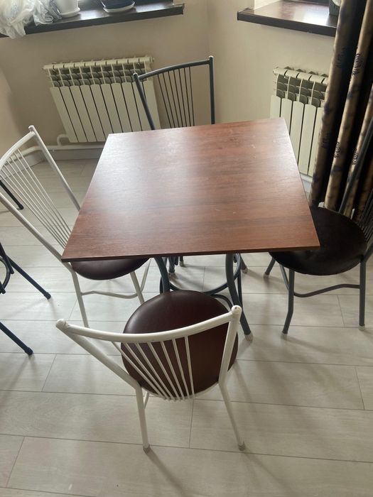 2 стол 4 орындығымен