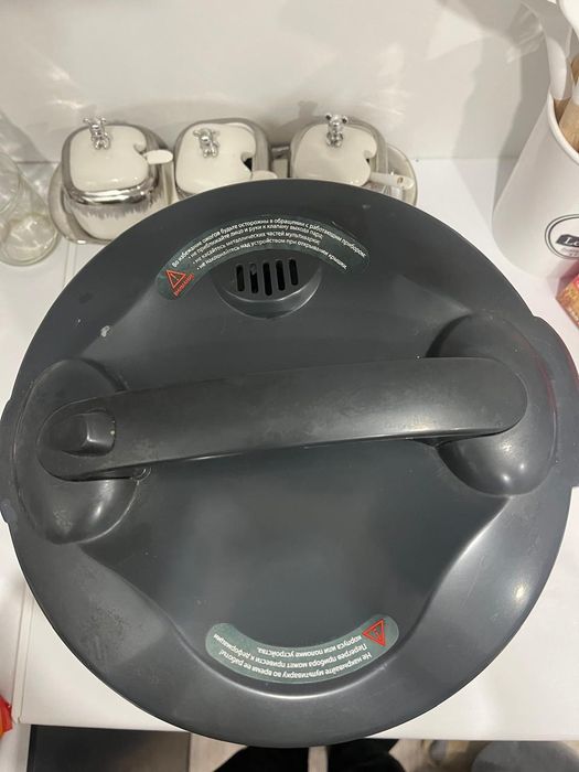 продам мультиварку срочно