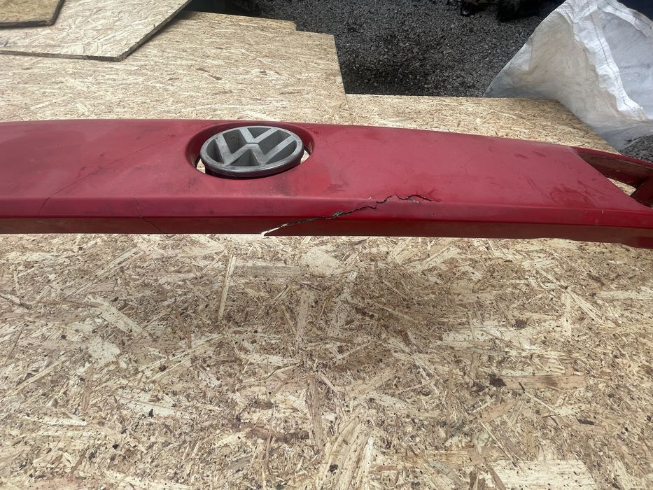 Решетка передняя на пассат б3