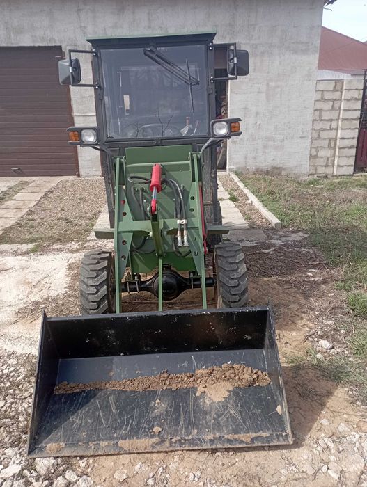 Универсальный минипогрузчик JAS