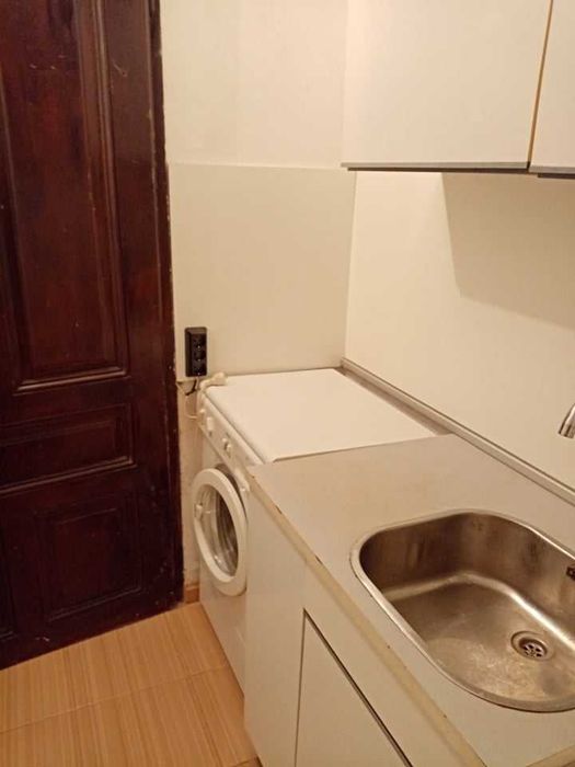 Дава се под наем Едностаен апартамент в София, Център - 45 кв.м за 323.85 € - Снимка #1