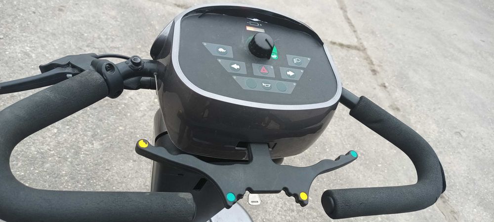 Инвалиден скутер на част