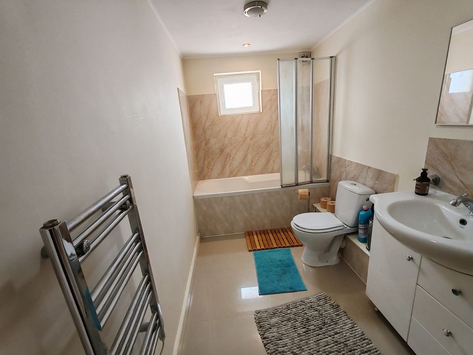 De închiriat casa 80m