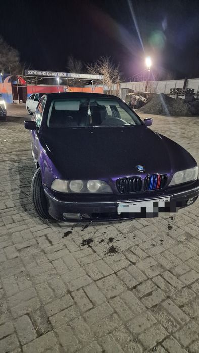 Продам машину BMW
