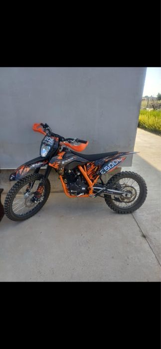 Telstar 250cc 2025