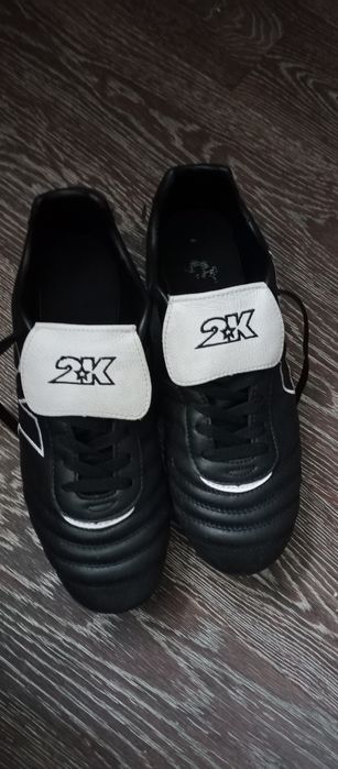 Продам футболний бутси