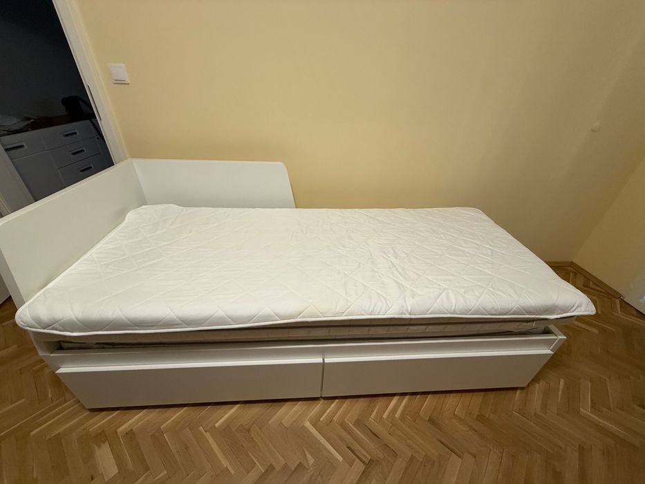 Чисто ново легло с два матрака