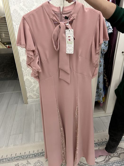 Продаю женские платья