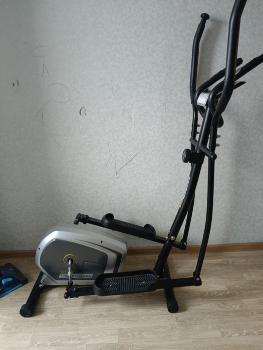 Эллиптический тренажёр