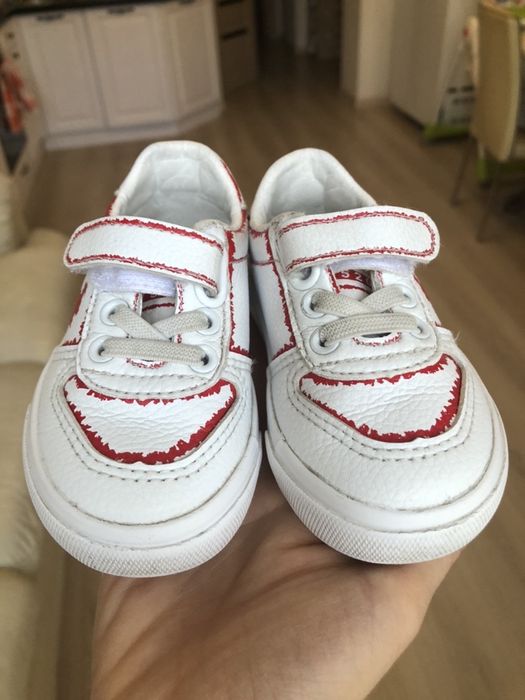 Продам кеды за 2000 тенге