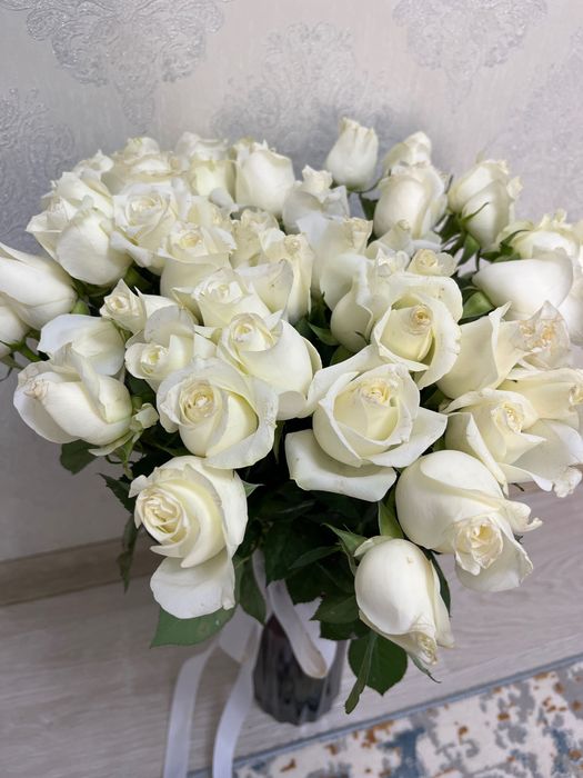 51 белые розы шымкент