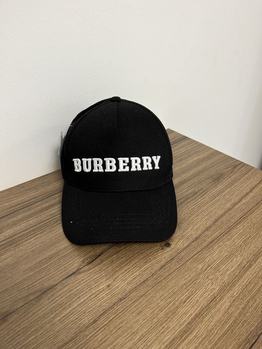 Șapcă Burberry,nou nouță