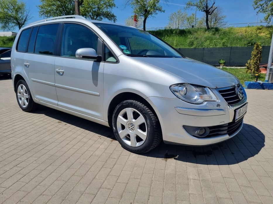 VOLKSWAGEN Touran