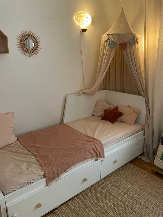 Кушетка, разтегателно легло Икеа с чекмеджета и два матрака