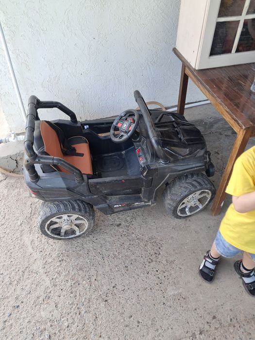 Продам детский электромобиль