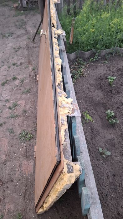 Продам железную дверь