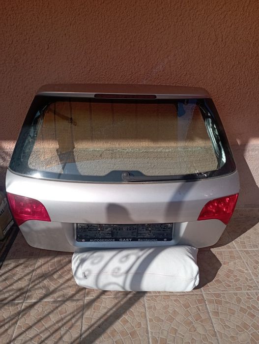 Haion + Închidere Audi A4 b7e8