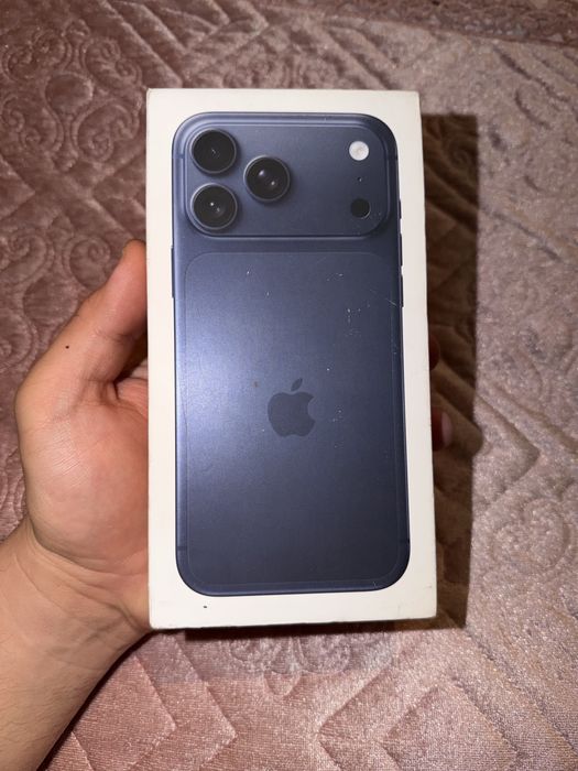 Iphone 17 Pro Max (DEEP BLUE)