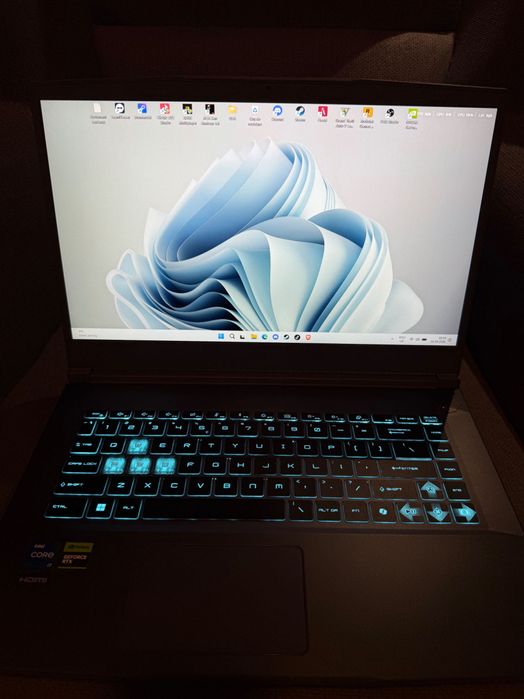 Vând Laptop MSI Thin 15 B13VE