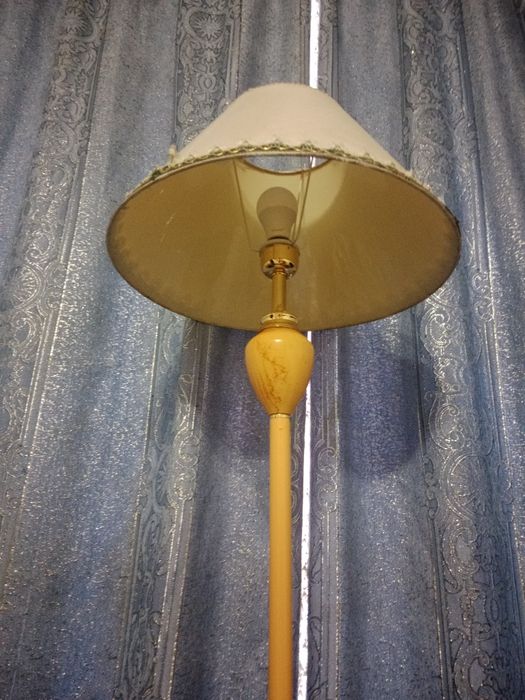 Торшер 1.7 мерта