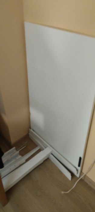 Продавам офис бюро/работна маса Bekant от IKEA