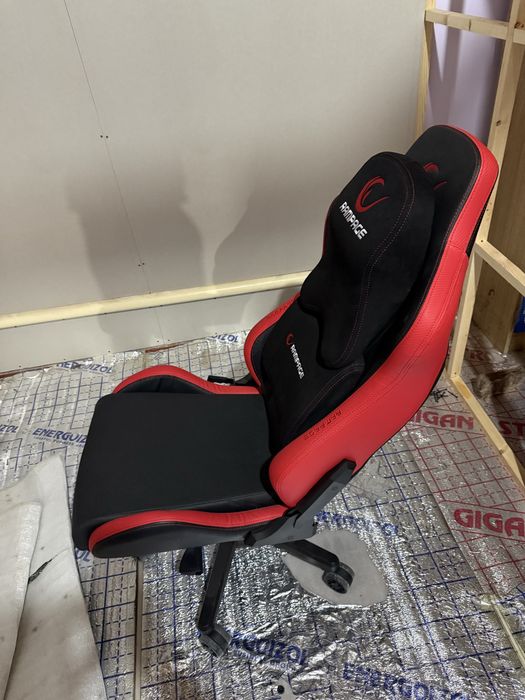 // компьютерный кресло //Rampage KL- R15 black-red