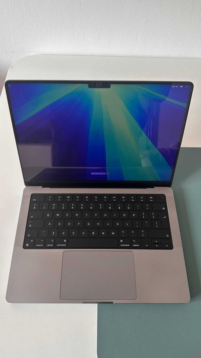 MacBook Pro 14" 2021 — M1 Max — 32GB RAM — 512GB SSD