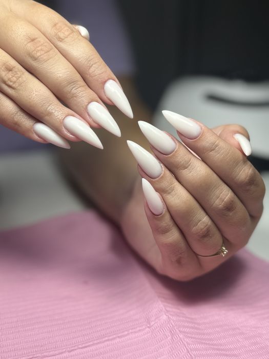 Aplic unghii gel-semi/pensat