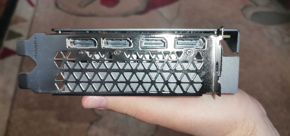 Продам видеокарту Colorful GeForce RTX 4060