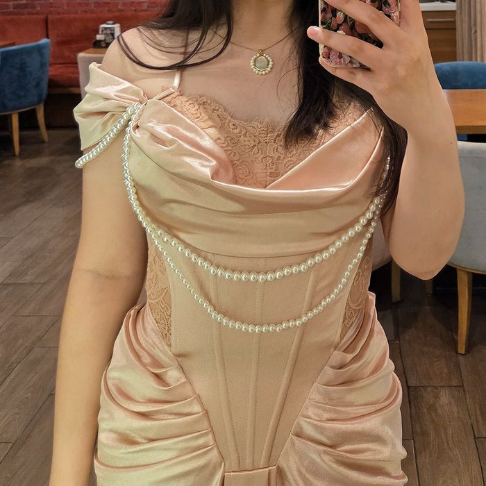 Платье бренда LaceMade